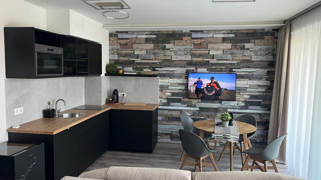 Villa Bauhaus Wellness Apartman 202 ชิโอฟก ภายนอก รูปภาพ