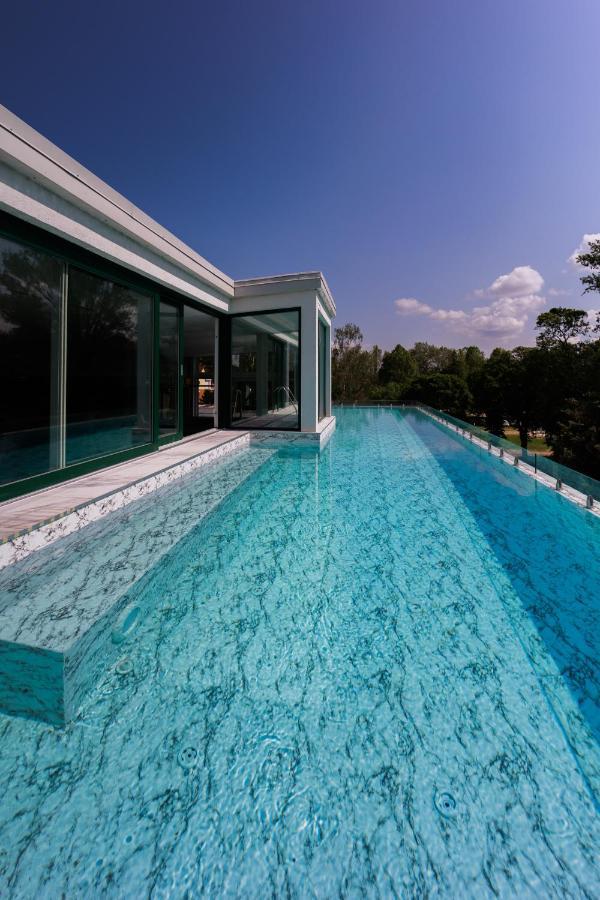 Villa Bauhaus Wellness Apartman 202 ชิโอฟก ภายนอก รูปภาพ