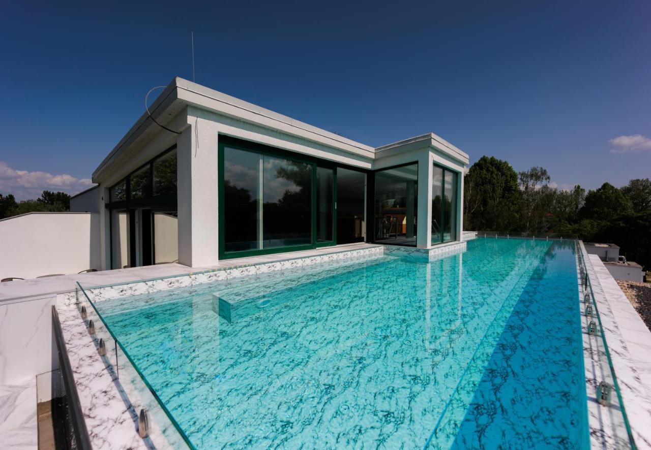 Villa Bauhaus Wellness Apartman 202 ชิโอฟก ภายนอก รูปภาพ